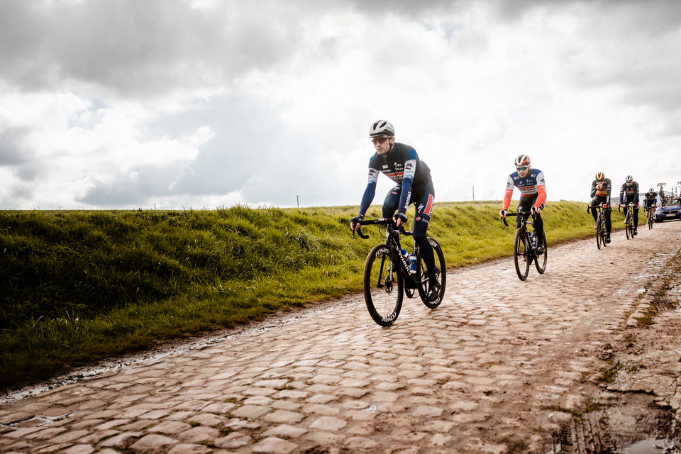“Paris-Roubaix is over only on the track, and not before!”