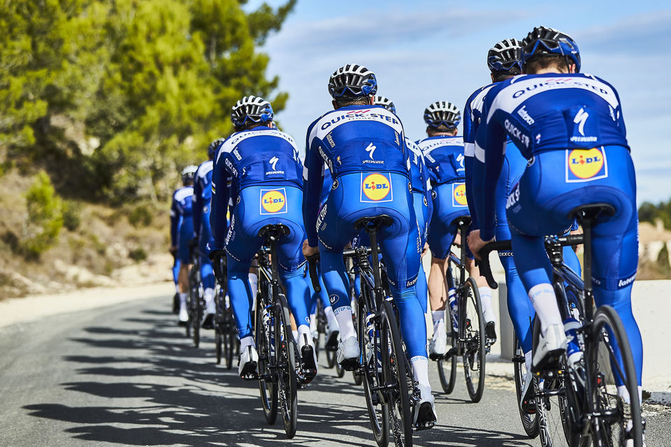 Mikkel Frølich Honoré en Barnabás Peák stagiairs bij Quick-Step Floors