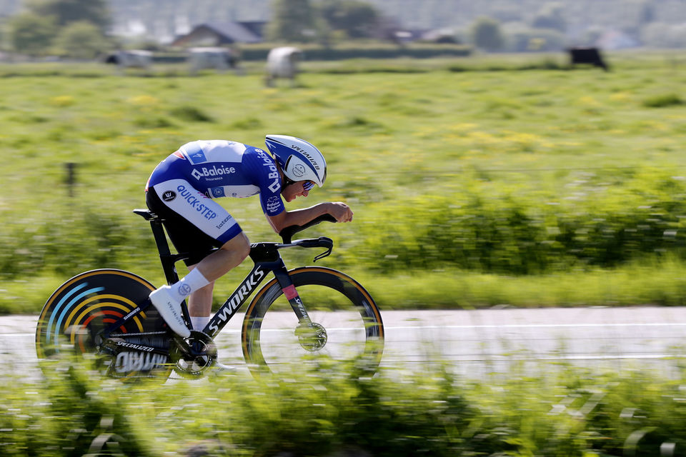 Evenepoel knalt naar ritzege in Belgium Tour