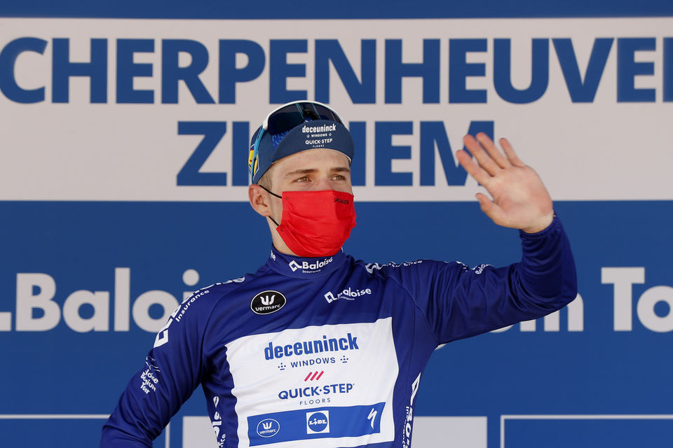 Belgium Tour: Evenepoel blijft in het blauw