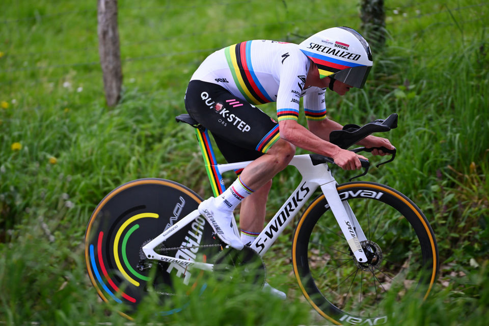 Strong start for Evenepoel in Itzulia despite crash