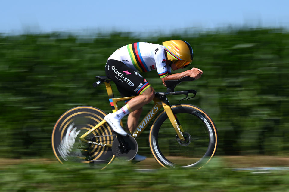 Tour de France: Evenepoel pakt tijdritzege