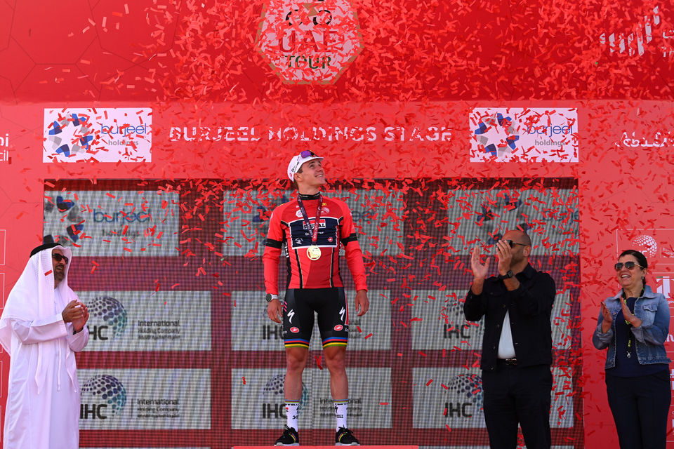 UAE Tour: Evenepoel pulls on the red jersey