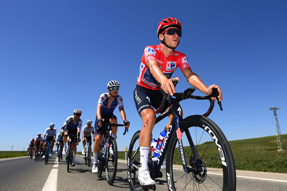 Vuelta a España: Evenepoel keeps the red jersey