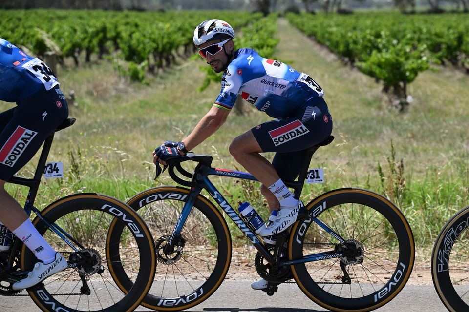 Hectic finish for Tour Down Under opener