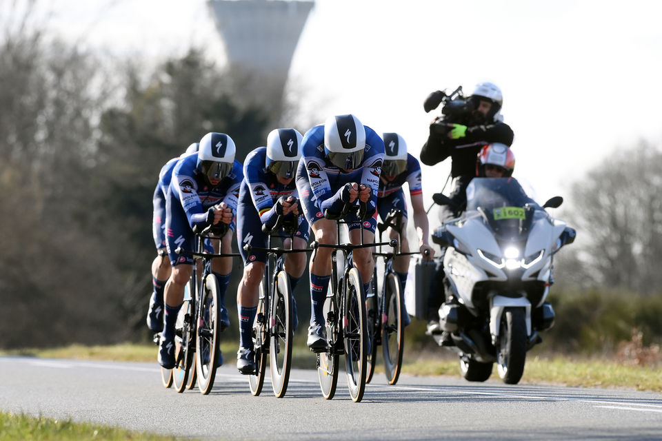 Paris-Nice: Soudal Quick-Step levert solide ploegentijdrit af