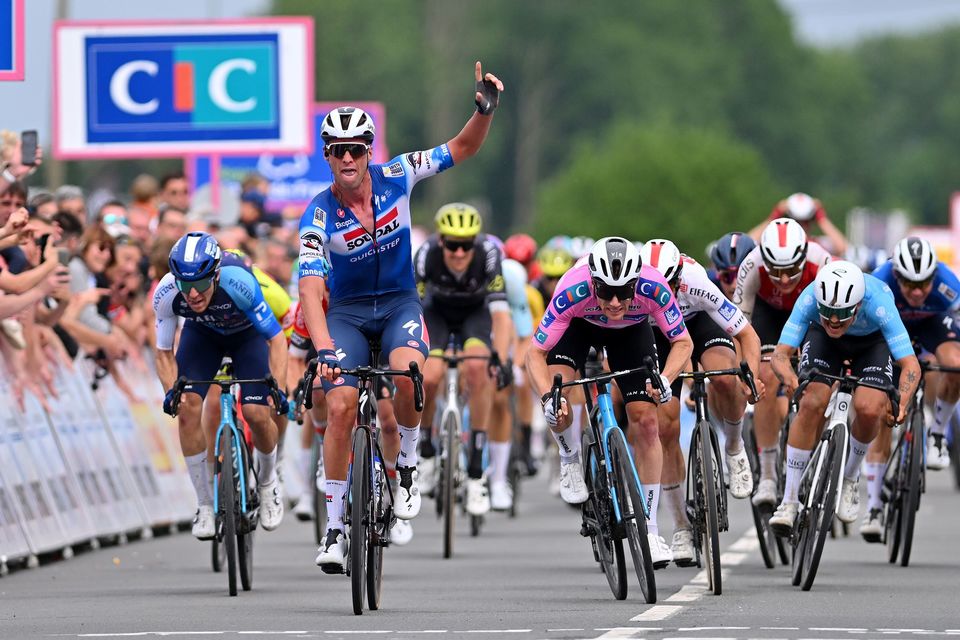 Vangheluwe powers to first pro win