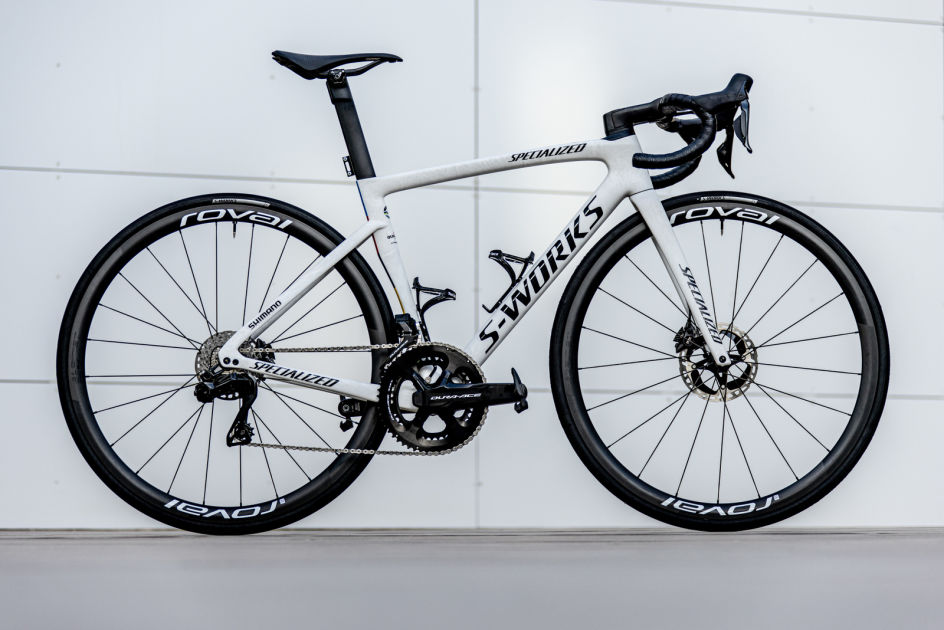 Julian Alaphilippe receives new Colorway Specialized SL7 | Soudal