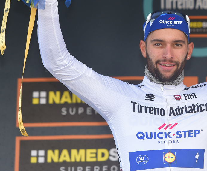 Tirreno-Adriatico: Gaviria retains white in hectic finish