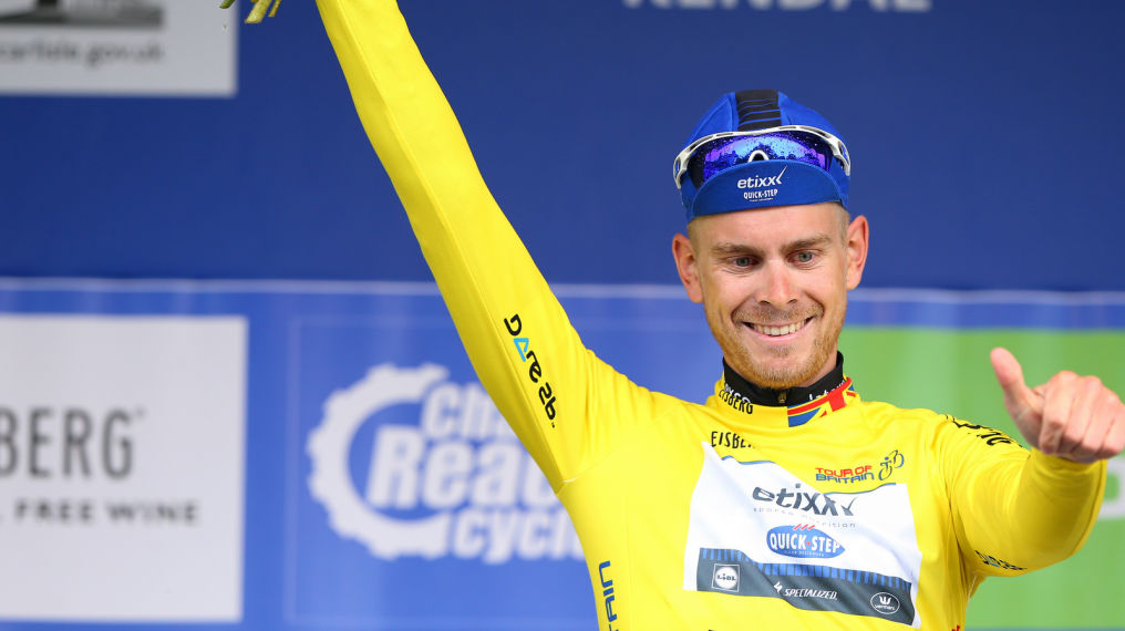 Vermote enjoys quiet day in the yellow jersey