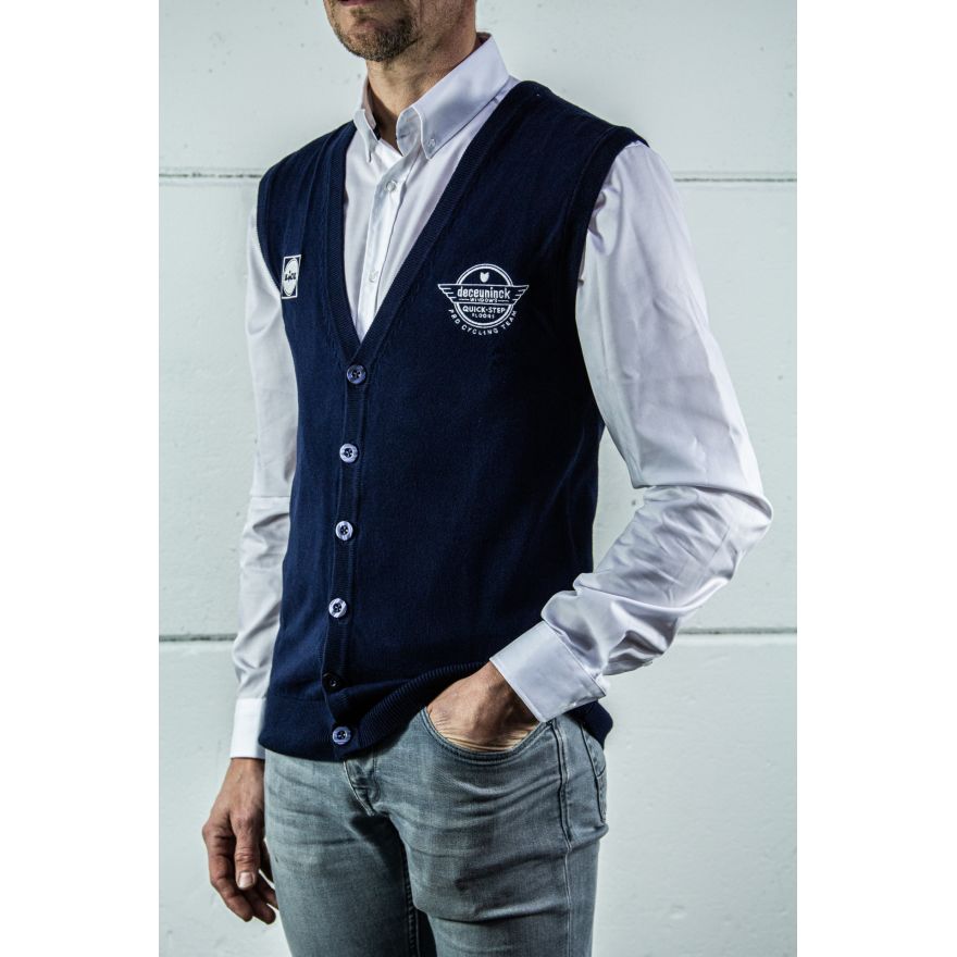 Fineknit vest with buttons