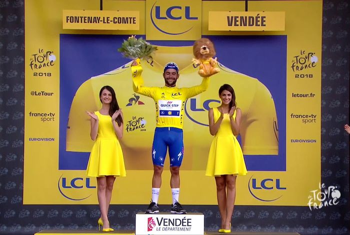 Fernando Gaviria seizes the Tour de France yellow jersey on stage 1